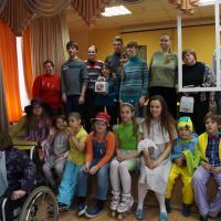 Активисты Молодежного движения при Предтеченском храме посетили Центр "Забота"