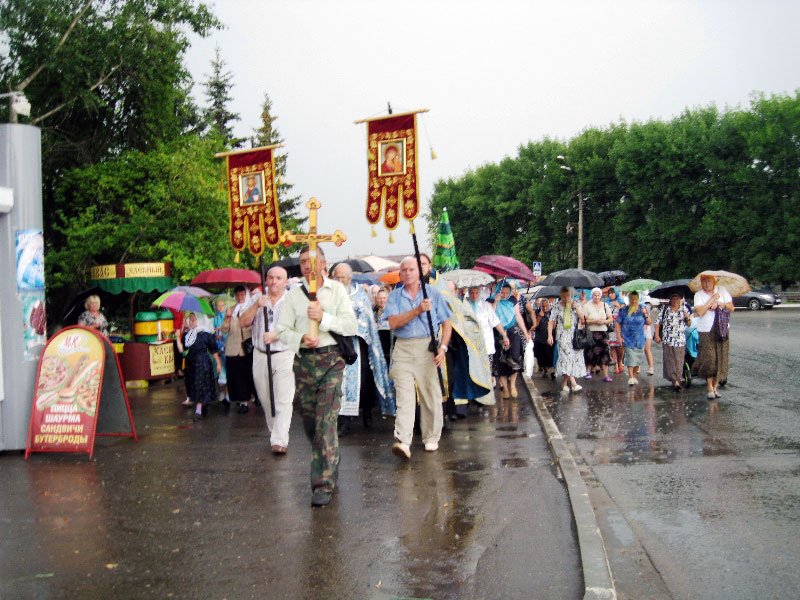 17 июля в Малоярославце состоялась встреча Калужской иконы на площади Жукова в 16:30.