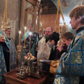 Епископ Людиновский Никита совершил праздничное богослужение в храме св. Жен Мироносиц в Калуге