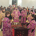 Епископ Людиновский Никита совершил литургию в храме прп. мч. Елисаветы города Белоусова