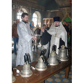 В Преображенском храме в д. Спас-Суходрев освящены новые колокола для храмовой колокольни