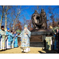 Монумент в память восстановления единства внутри Русской Православной Церкви освящен в США 