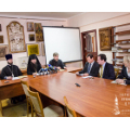 Представители синодальных отделов Украинской Православной Церкви провели брифинг, посвященный проблеме нарушений прав верующих