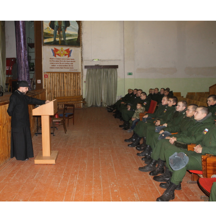 В Боровске священник провел очередную встречу с военнослужащими