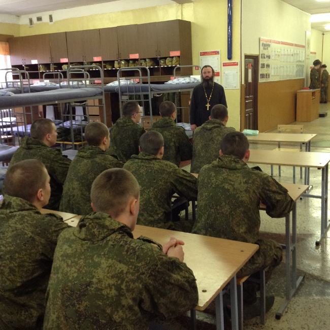 Клирик Калужской епархии провел пастырскую встречу с солдатами срочной службы