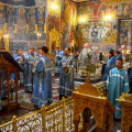 Митрополит Климент совершил утреню с чтением Акафиста Пресвятой Богородице в Свято-Троицком кафедральном соборе