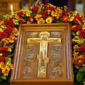 14 августа Православная Церковь празднует Происхождение (изнесение) честных древ животворящего Креста Господня