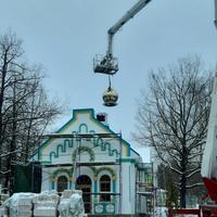 Поднят крест на купол строящегося храма на территории Калужского областного клинического онкологического диспансера