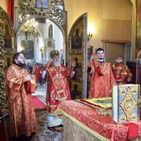 Митрополит Климент совершил богослужение в Успенском храме г. Малоярославца