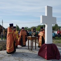 Поклонный крест установлен у храма святого преподобного Сергия Радонежского
