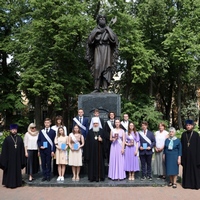 Митрополит Климент вручил аттестаты выпускникам Православной гимназии города Калуги