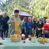Освящение меда и плодов нового урожая прошло в социальных учреждениях Медынского района