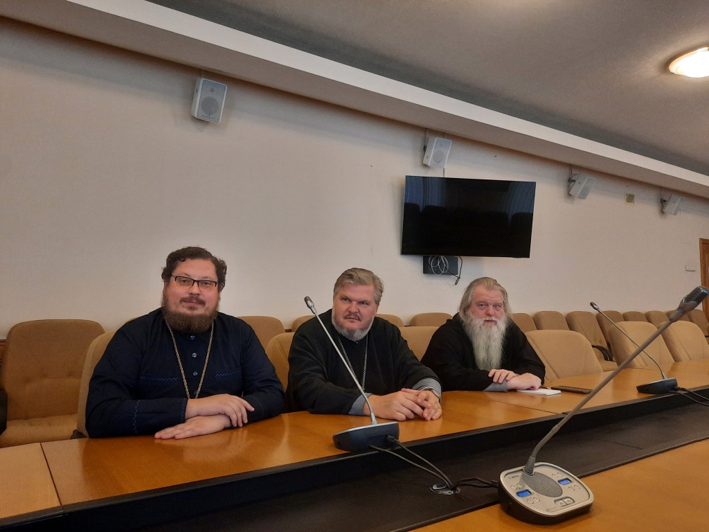 Представители Калужской епархии приняли участие во встрече с представителями религиозных организаций Калужской области