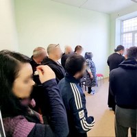 Священник посетил Центр временного содержания иностранных граждан Калужской области
