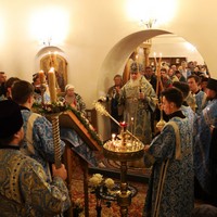 Митрополит Климент совершил вечернее богослужение в канун праздника Покрова Пресвятой Богородицы