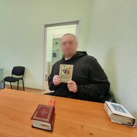 Священнослужитель посетил с пастырской заботой Центр временного содержания иностранных граждан Калужской области