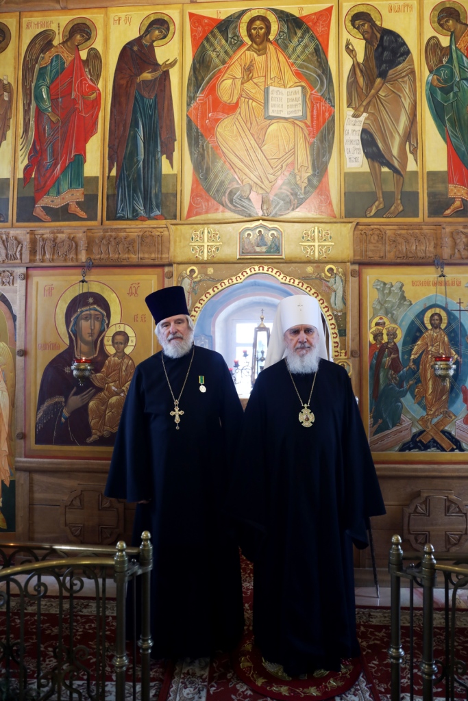 Митрополит Калужский и Боровский Климент вручил награду благочинному 6-го округа Калужской епархии