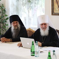 В Свято-Успенском Гремячевом монастыре состоялось монашеское совещание на тему: "Пополнение братства обители. От чего это зависит?"
