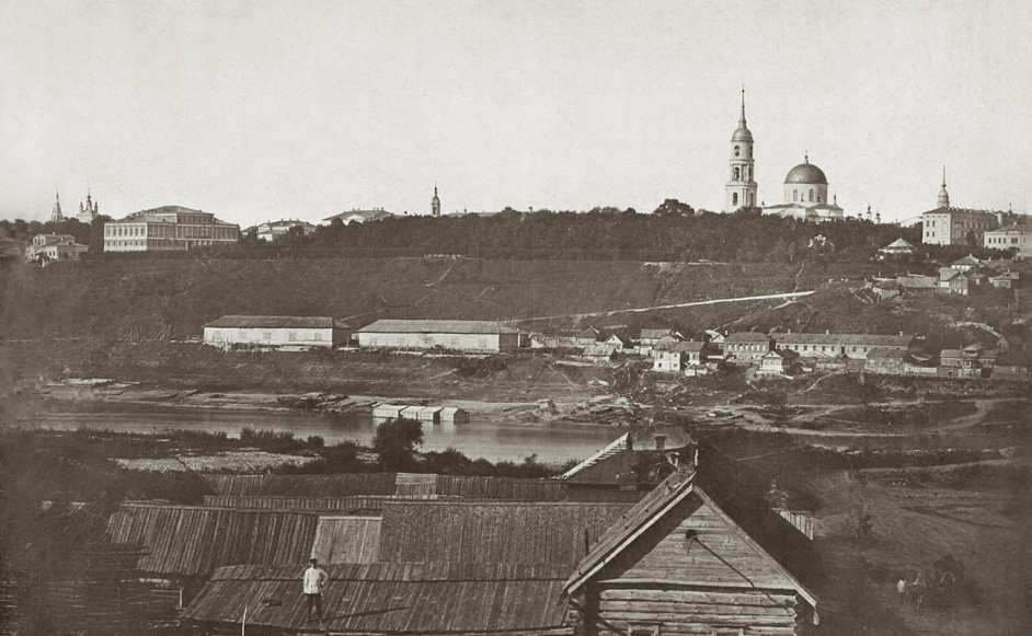 Панорама города Калуги с правого берега Оки
