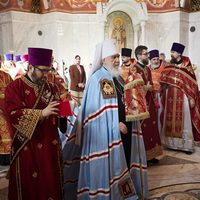 Митрополит Калужский и Боровский Климент совершил Литургию в Александро-Невском кафедральном соборе города Волгограда